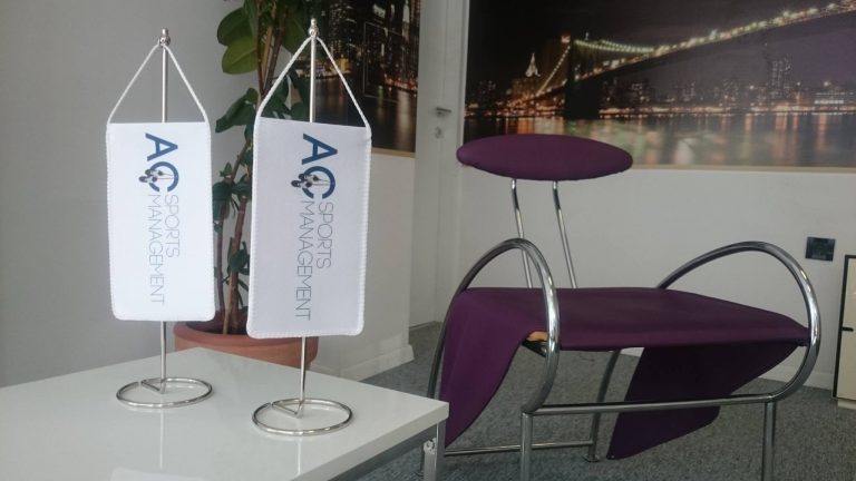 Read more about the article Stolne zastavice sa postoljem